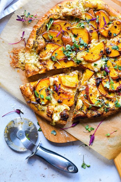 Spicy Peaches and Brie Pizza - UncomplicatedChef Brie Pizza, Doritos Taco Salad, Pizza Frittata, Peach Pizza, Doritos Taco, Grapes And Cheese, Baked Teriyaki Chicken, Chili Crisp, Zesty Italian Dressing