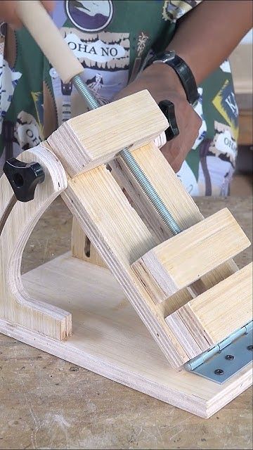 Small Woodworking Shop Ideas, Diy Useful, Wood Craft Projects, Tool Storage Diy, Woodworking Shop Projects, Woodworking Clamps, Patio Diy Furniture, Diy Woodworking Projects, Wood Projects That Sell