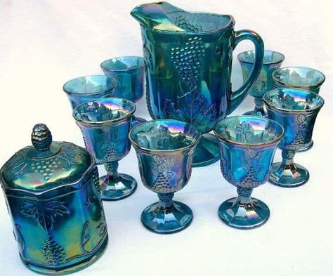 Carnival glassware Carnival Candy, Carnival Glass Collection, Crystal Glassware Antiques, Blue Harvest, Vintage Glassware Antiques, Carnival Glass Vintage, Carnival Glassware, Amber Glassware, Blue Carnival Glass