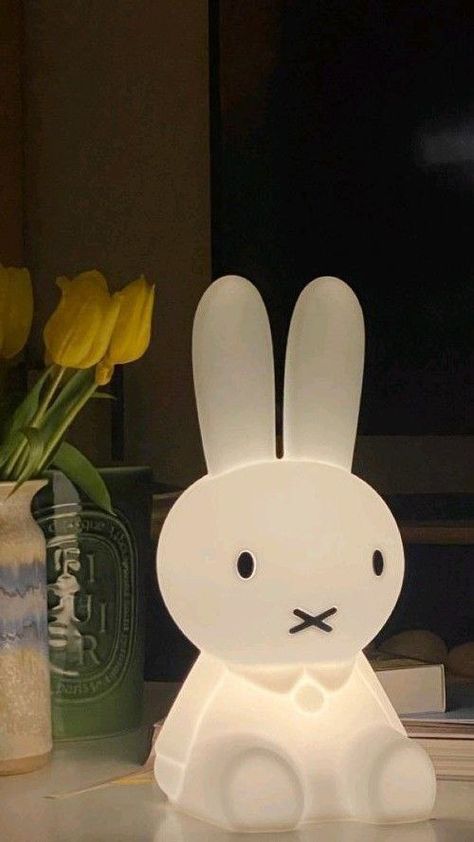 Miffy Background, Miffy Wallpaper, Flor Iphone Wallpaper, Nice Wallpapers, Instagram Design Creative, Quotes Celebrities, Pretty Wallpapers Tumblr, Hairstyle Fashion, Bunny Wallpaper