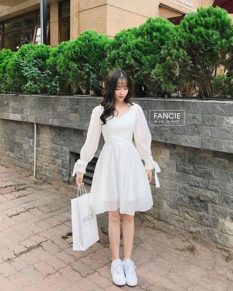 Mode Ulzzang, Simple Frocks, Frock For Women, Modest Dresses Casual, Trendy Dress Outfits, Korean Fashion Dress, Easy Trendy Outfits, Fashion Hacks Clothes, Teen Fashion Outfits