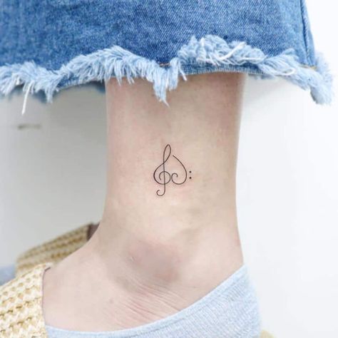 Piano Tattoos For Women, Cute Travel Tattoos For Women, Music Note Fine Line Tattoo, Music Tattoo Wrist, Music Clef Tattoo, Tattoos For Musicians, Minimalist Piano Tattoo, Minimal Music Tattoo, Orchestra Tattoo