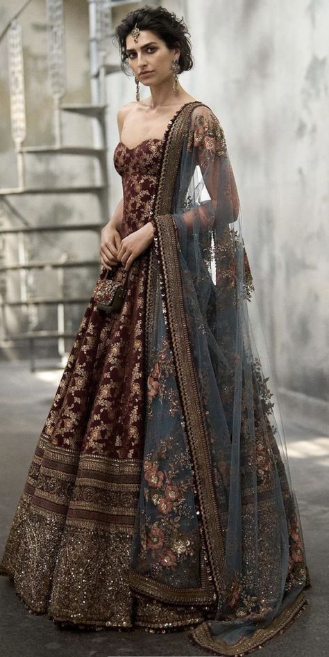 Anarkali Dress Pattern, Fancy Sarees Party Wear, Traditional Indian Dress, Traditional Indian Outfits, Indian Dresses Traditional, Indian Bridal Dress, Indian Bridal Wear, Indian Bridal Outfits, Indian Inspired