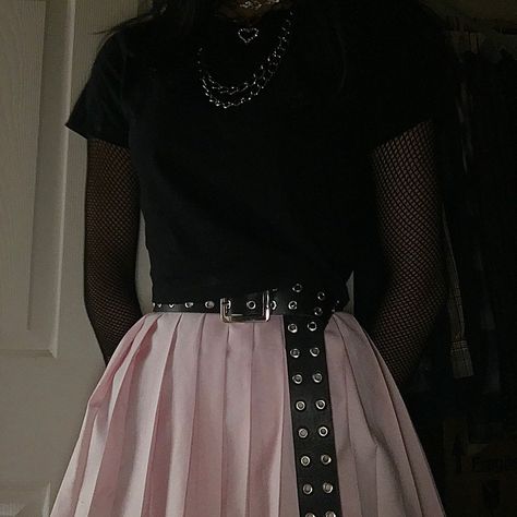 Pink And Black Fashion Aesthetic, Pastel Pink And Black Outfit, Pink And Black Clothes Aesthetic, Pink And Black Alt Outfit, Alt Pink Outfit, Pink And Black Outfit Aesthetic, Pink Egirl Outfits, Pink And Black Aesthetic Outfit, Pink Goth Aesthetic Outfits