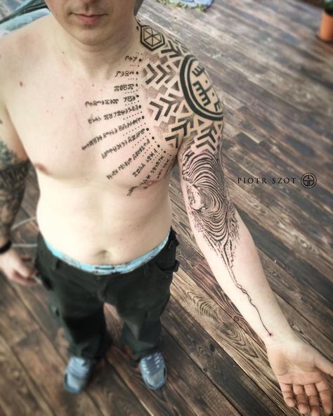 Slavic tattoos by Polish artists – Lamus Dworski Slavic Warrior Tattoo, Slavic Runes Tattoo, Slav Tattoo, Czechoslovakian Tattoo, Slovak Tattoo Ideas, Slavic Tattoo Symbols, Traditional Slavic Tattoo, Slavic Mythology Polish, Slavic Mythology Tattoo