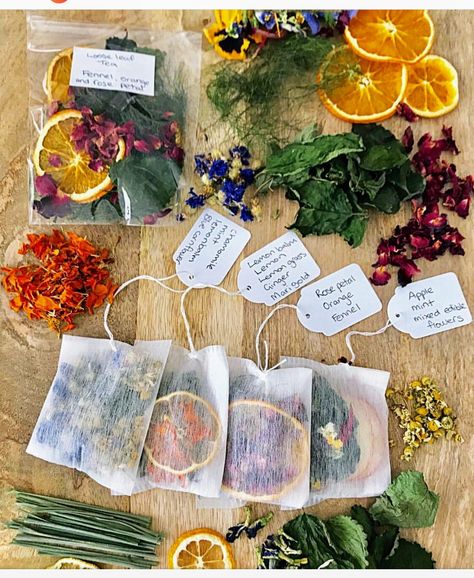 Tea Bag Ideas, Herbal Tea Mixes, Herbal Packaging, Herbs For Tea, Ideas For Tea, Fruit Tea Recipes, Tea Blending, Tea Flowers, Workshop Diy