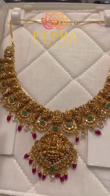 Necklace In 40 Grams Gold, New Model Necklace Designs, Jewellery Design Necklaces, Necklace Simple Design, 40grams Gold Necklace Designs, Gold Jewellery Necklace Design, Gold Necklace Set Simple Indian, 30 Gms Gold Necklace Set, 16 Grams Gold Necklace Designs