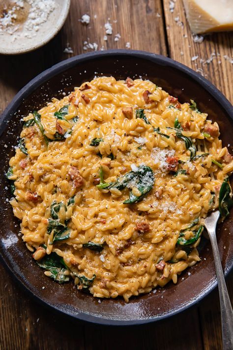 Creamy Chorizo and Spinach Orzo - Vikalinka Creamy Orzo Recipes, Spinach Orzo, Orzo Pasta Recipes, Leftover Turkey Soup, Chorizo Pasta, Creamy Orzo, Dinner Suggestions, Turkey Soup Recipe, Chicken Chorizo