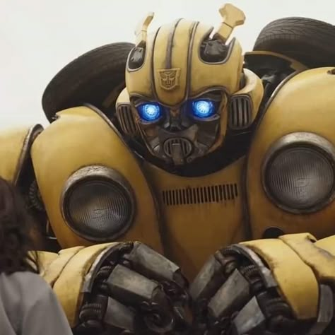 Bumblebee X Charlie, Bee Pfp, Tf Bumblebee, Charlie Watson, Bumblebee 2018, Transformers Prime Bumblebee, Bumblebee Movie, Black Hat X Dr Flug, Transformers Memes