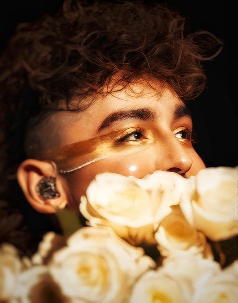 Josh Kiszka Makeup, Greta Van Fleet Makeup, Joshua Kiszka, Jake And Josh, Concert Makeup, Michigan Girl, Josh Kiszka, Oliver Reed, Greta Thunberg