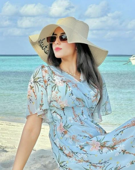 Beach Dress Photoshoot, Beach Outfits Women Vacation, Shahveer Jafry, Beautiful Dp, Chinese Fancy Dress, Beach Poses By Yourself Photo Ideas, Beach Photo Inspiration, Dp Girl, Dare Games