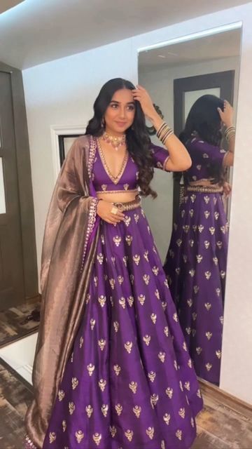 Indian Wear For Women Aesthetic, Lehenga Outfits Bridesmaid, Simple Party Lehenga, Lehenga Traditional Indian Weddings, Gowns Made Out Of Saree, Traditional Lehenga Look, Saree Lehnga Designs, Purple Silk Lehenga, Lehenga Design Bridesmaid