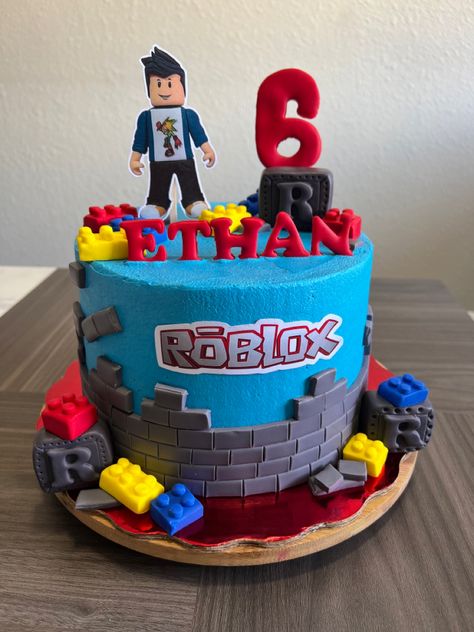 Road Blocks Birthday Cake, Roblox Themed Cake, Roblox Cake Boys, 7 Birthday Cake, Roblox Cakes, Boy Birthday Themes, Roblox Birthday Cake, Roblox Birthday Party, Cakes Decorating Ideas