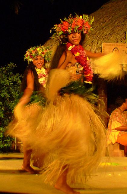 Aloha Girl By, Alika  . #hawaiirehab www.hawaiiislandrecovery.com Tahitian Dance, Polynesian Dance, Hawaiian Dancers, Costumes Around The World, Hula Dance, World Dance, Hula Dancers, Polynesian Culture, Aloha Hawaii