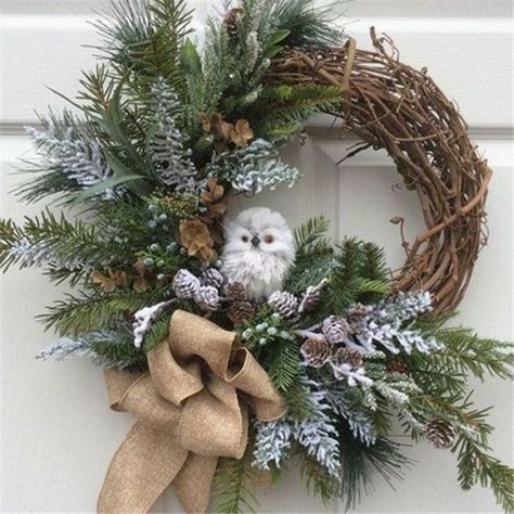 Christmas Owl Wreath, Julkransar Diy, Jul Diy, Treats Christmas, Owl Sitting, Owl Wreaths, Christmas Decorations Wreaths, Recipes Christmas, Cookies Christmas