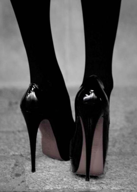 laurel lance                                                                                                                                                                                 More Heels Aesthetic, Yennefer Of Vengerberg, Bonnie Bennett, Selina Kyle, Prom Heels, Katherine Pierce, Caroline Forbes, Nina Dobrev, Black High Heels