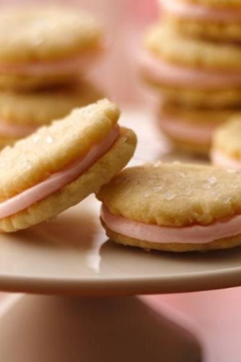 Who can resist yummy little cookies? Cookie Sandwich Recipes, Almond Shortbread, Almond Tea, Bars And Cookies, Mini Sandwiches, Best Recipes Ever, Bars Cookies, Best Food Ever, Recipes Cookies