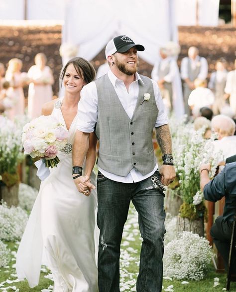 Groom Attire Rustic, Country Groom Attire, Casual Groom Outfit, Country Wedding Outfit, Country Wedding Groomsmen, Country Wedding Attire, Country Wedding Groom, Rustic Wedding Attire, Rustic Wedding Groom