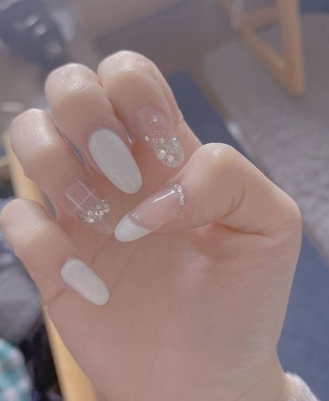 Nails Design Short, Korea Nail, Nails Charms, Emerald Nails, Nails Elegant, Nails Oval, Korean Nail Art, Nagellack Trends, Asian Nails