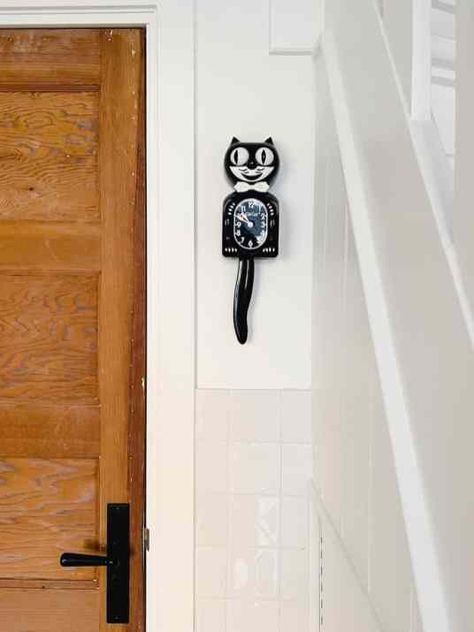 Kit-Cat clock Clock In Kitchen, Clock Animation, House Apartment Ideas, House Shopping List, Blackpink House, Kit Cat Clock, 50s Kitchen, Mojo Dojo Casa House, Clock Kitchen