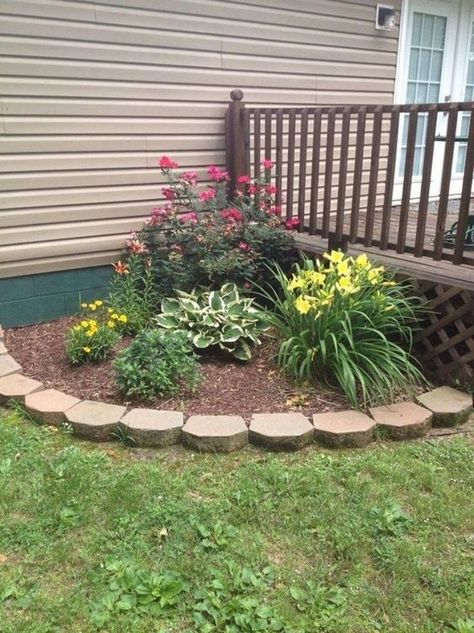 Easy Landscaping Front Yard, Garden Corner, Corner Garden, Garden Wallpaper, Easy Landscaping, Home Landscaping, Garden Yard Ideas, Front Yard Garden, Diy Landscaping