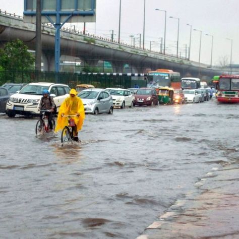 Mumbai has received nearly 960 mm rainfall so far in the month of September and broken 65-year old record. Weather office forecast extremely heavy rainfall over the next 48 hours for Mumbai and neighbouring areas. #mumbairain #mumbairainfall Mumbai Rain, District Collector, Heavy Rainfall, Month Of September, Public Holiday, Heavy Rain, Normal Life, Mumbai, Year Old