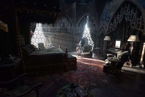 Got Bedroom, Gothic Royal Bedroom, Dark Medieval Bedroom, Gothic Castle Bedroom, Medieval Castle Room, Dark Gothic Bedroom, Dark Castle Aesthetic Interior, Dark Victorian Bedroom, Royal Bedchamber