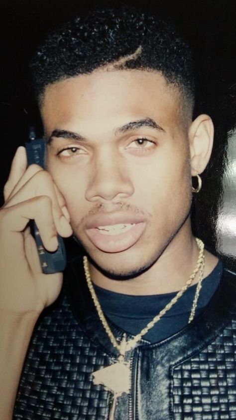 Devante Swing, 90s Black Men, 00s Mode, Estilo Cholo, 90s Men, 90s Hip Hop Fashion, Cute Black Guys, Man Crush Everyday, Moda Chic