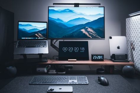 Programmers Desk, Gaming Computer Room, Setup Inspiration, Dual Monitor Setup, Desk Organisation, Gaming Desk Setup, Clean Desk, Computer Desk Setup, Desk Setups