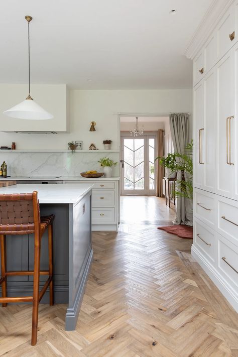 Kitchen Design Herringbone Floor, Shaker Kitchen Herringbone Floor, Kitchen Ideas Herringbone Floor, Chevron Kitchen Floor, Herringbone Wood Floor Kitchen, Herringbone Kitchen Floor, Herringbone Floor Kitchen, Kitchen Herringbone Floor, Spanish Modern Kitchen