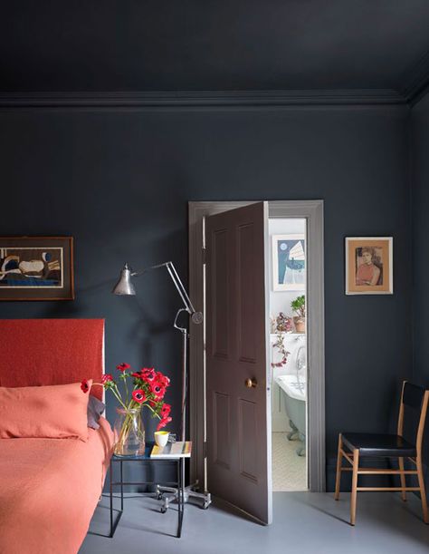 Hopper Head No. 305: If you love Railings and Down Pipe, other dark charcoal colors from Farrow & Ball, you will adore their latest addition, Hopper Head. This color is inspired by the iron containers used to catch rainwater. | Source: Courtesy of Farrow & Ball Farrow Bal, Black Paint Color, Charcoal Paint, Dark Blue Walls, Dark Living Rooms, New Paint Colors, Farrow And Ball Paint, Farrow And Ball, Dark Interiors