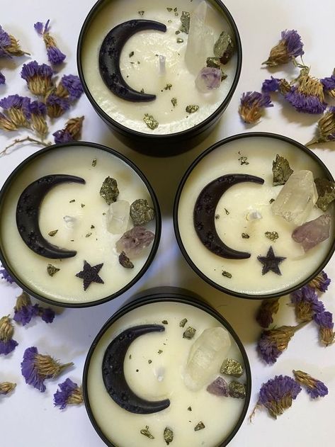 Candle Making Decoration, Witchy Products To Sell, Candle Art Ideas, Intention Candles Diy, Crystal Themed Wedding, Handmade Candles Ideas, Witchy Crafts To Sell, Unique Candle Making Ideas, Star Candles