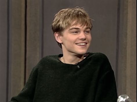 Leonardo Dicaprio Hair, Young Leo Dicaprio, Leonardo Dicaprio Photos, Leonardo Dicaprio 90s, 90s Actors, Jack Dawson, Young Leonardo Dicaprio, Cute Guy Pics, Leo Dicaprio