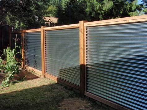 Corrugated Metal Fence, Diy Privacy Fence, Privacy Fence Designs, Backyard Privacy, Diy Fence, Steel Fence, Front Yard Fence, Fencing Ideas, Privacy Fences