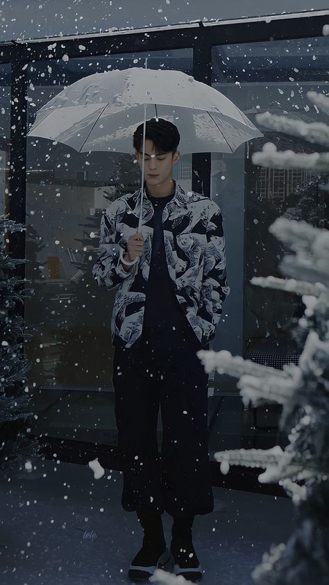 Wang Hedi Wallpaper, Dylan Wang Wallpaper Aesthetic, Dylan Wang Wallpaper, Ace Of Cards, Aesthetic Snow, Look Wallpaper, Wang He Di, 20 December, Fashion Umbrella