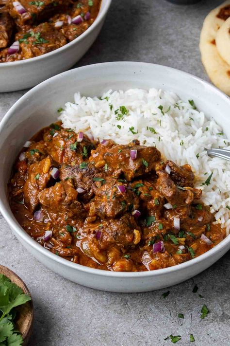 Made with curry powder, coconut milk, and tomatoes, this Indian-style slow cooker beef curry is full of flavor while being easy to make. Slow Cooker Lentil Curry, Kay Nutrition, Stewing Beef, Slow Cooker Beef Curry, Barbecue Chicken Wings, Lentil Curry Recipes, Slow Cooker Curry, Slow Cooker Recipes Beef, Bbq Wings