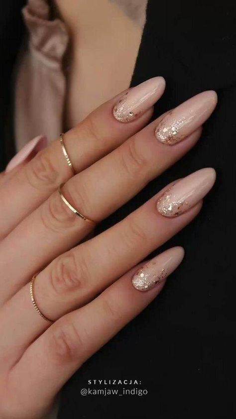 Neutral Design Nails, Summer Nude Nails, Nude And White Nails, Birthday Nail Art, Birthday Nail Designs, Elegant Nail Art, Elegant Nail Designs, Classy Nail Designs, Nude Nail