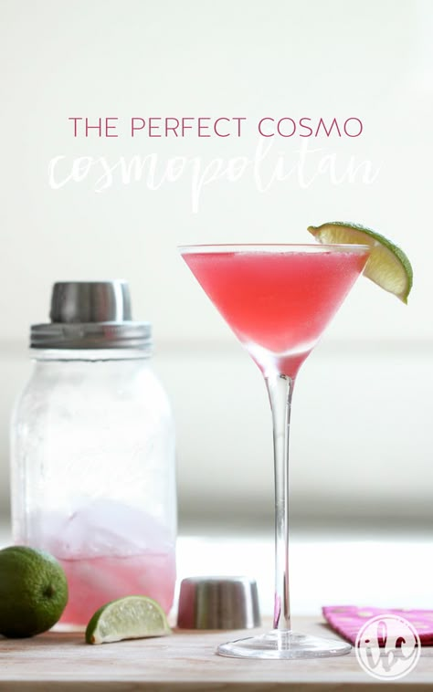 Cosmo Drink, Cosmopolitan Cocktails, Cosmopolitan Drink, Cosmo Cocktail, Citrus Vodka, Inspired By Charm, Classic Cocktail Recipes, Cocktail Sauce, Martini Recipes