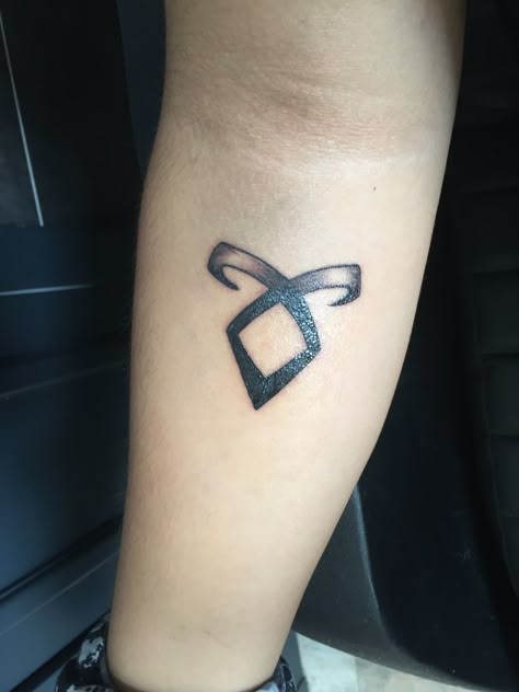 Angelic Power Rune Tattoo, Angelic Rune Tattoo, Shadowhunters Tattoo, Runes Tattoos, Rune Tattoos, Angelic Power Rune, Clary Y Jace, Power Tattoo, Rune Tattoo