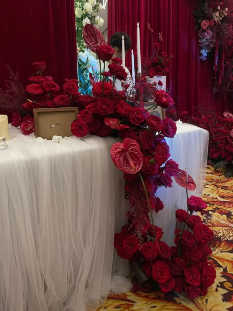 Burgundy Sweetheart Table, Red And White Wedding Theme, Red Table Decorations, Red And Blue Wedding, Wedding Ideas Red, Engagement Cocktail Party, Red Events, Crimson Wedding, 15 Year Wedding Anniversary