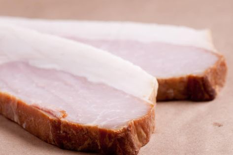 What Is Irish Bacon? - The Complete Guide - Foods Guy Meat Preservation, Irish Bacon, Curing Meat, Dehydrated Foods, Irish Cuisine, Breakfast Rolls, Cabbage And Bacon, Canadian Bacon, Dehydrated Food