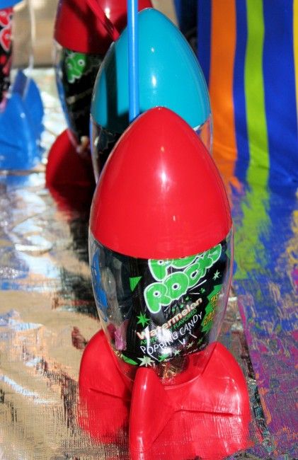 Candy For Party, Rocket Birthday Party, Nasa Party, Space Jam Birthday, Tomorrowland Party, Space Jam Theme, Space Jam Party, Rocket Ship Party, Space Favors