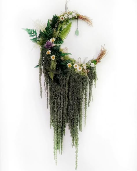 🍃🌸🌜🌲The Forest & The Meadow JUsT LiSTeD this enchanted wreath that's overflowing with real gorgeous greenery, ferns, flowers & especially this dark green hanging amaranthus!💚💚💚 Measures 12 inches wide 2 feet long . . . . . . . . ...#goddess #hedgewitch #earthmagic #earthwitch #witchy #witchywoman #witchyhome #homedecor #magicalhome #naturelover #driedflowerartist #crystalwreaths #crystalwreath #wreathmaker #artistsoninstagram #whimsical #explore #fyp #magic #rituals #witchcraft #witchcraft... Moon Wreath Moss, Weeping Wreaths Diy, Witchy Wreaths For Front Door, Weeping Wreaths, Wreath With Crystals, Crystal Wreaths, Cottage Room Ideas, Green Hanging Amaranthus, Witchy Wreaths