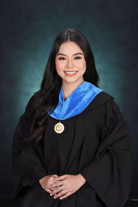 Graduation Pictorial Pose Ideas, Grad Pic Poses Studio, Grad Photoshoot Makeup, Make Up For Graduation Pictorial Morena, Graduation Portrait Makeup, Toga Graduation Pictorial, Ust Graduation Picture, Grad Studio Photoshoot Ideas, Photoshoot Graduation Ideas Studio