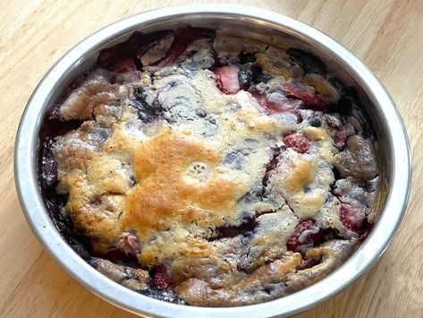 Bisquick Plum Cobbler, Bisquick Berry Cobbler, Bisquick Berry Cobbler Recipes, Mixed Berry Cobbler With Frozen Berries, Blueberry Cobbler Bisquick, Bisquick Banana Pancakes, Bisquick Cobbler, Bisquick Cobbler Recipes, Betty Crocker Muffin Mix