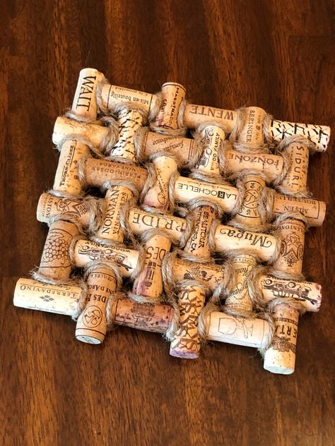 Finishing Some Cork Trivets – Sassy Sacs and More Cork Trivets, Wine Cork Trivet, Wine Cork Diy Projects, Wine Cork Coasters, Wine Cork Crafts Christmas, Trivets Diy, Cork Crafts Christmas, Wine Cork Diy Crafts, Wine Cork Projects