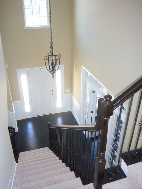 Foyer Open Foyer Ideas, Foyer Paint Colors Entryway, Mexico Home Interior, Two Story Foyer Ideas, Home Interior Entrance, Foyer Paint Color Ideas, Modern Farmhouse Theme, Foyer Colors, Beige Wall Paints