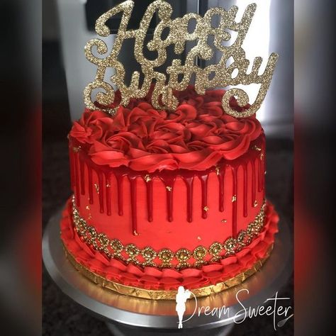 Red And Gold Cake Ideas, Red And Gold Birthday Cake, Red And Gold Cake, Black And Gold Birthday Cake, Black And Gold Cake, Red Birthday Cakes, 30 Cake, Baking Decor, Gold Birthday Cake