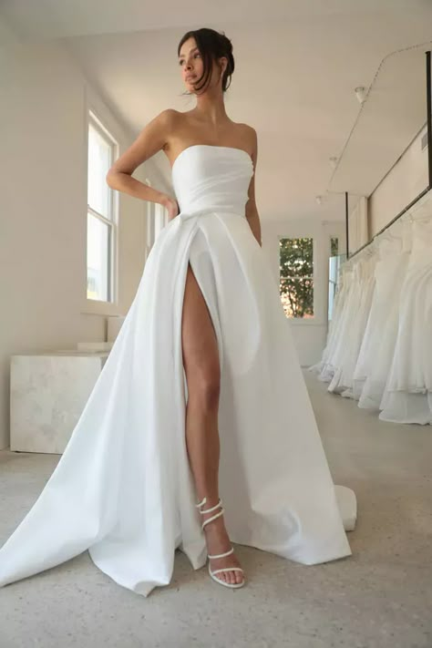 Mariana Hardwick Wedding Dress, Mariana Hardwick, Lewisville Texas, Queens Wedding, Simple Wedding Ideas, Modern Wedding Gown, Satin Bridal Gowns, Classy Wedding Dress, Cute Wedding Dress