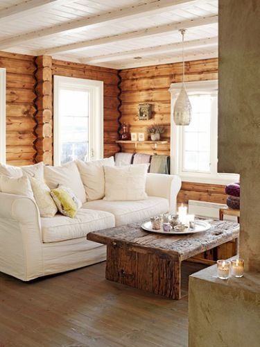 Colored Couch, Log Cabin Interior, Log Home Decorating, Log Cabin Decor, Wood Walls, Shabby Chic Living, Shabby Chic Living Room, Knotty Pine, Cabin Interiors